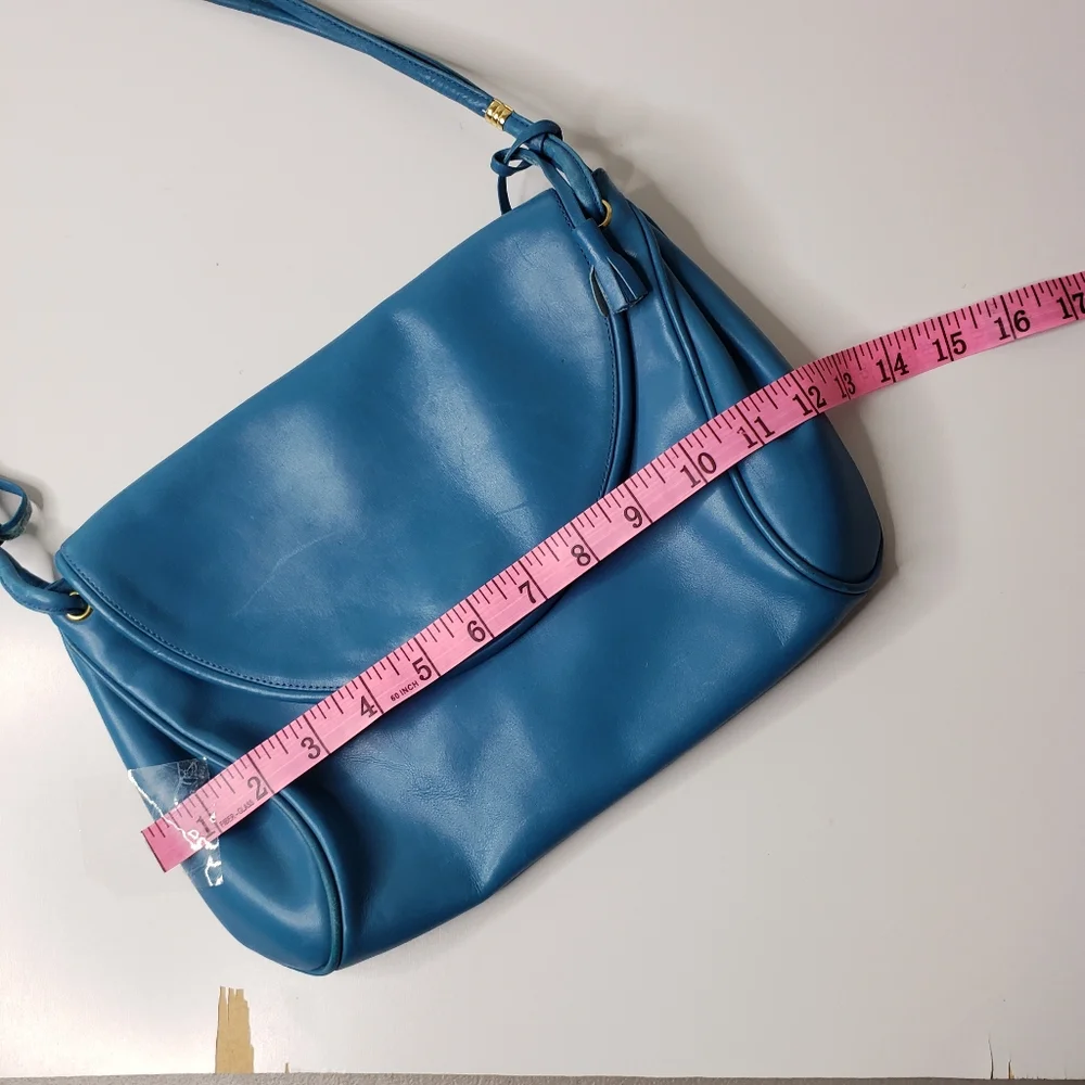 Vintage Italy Tassels Leather Boho Medium Small Festival 80's 90's Shoulder Bag
